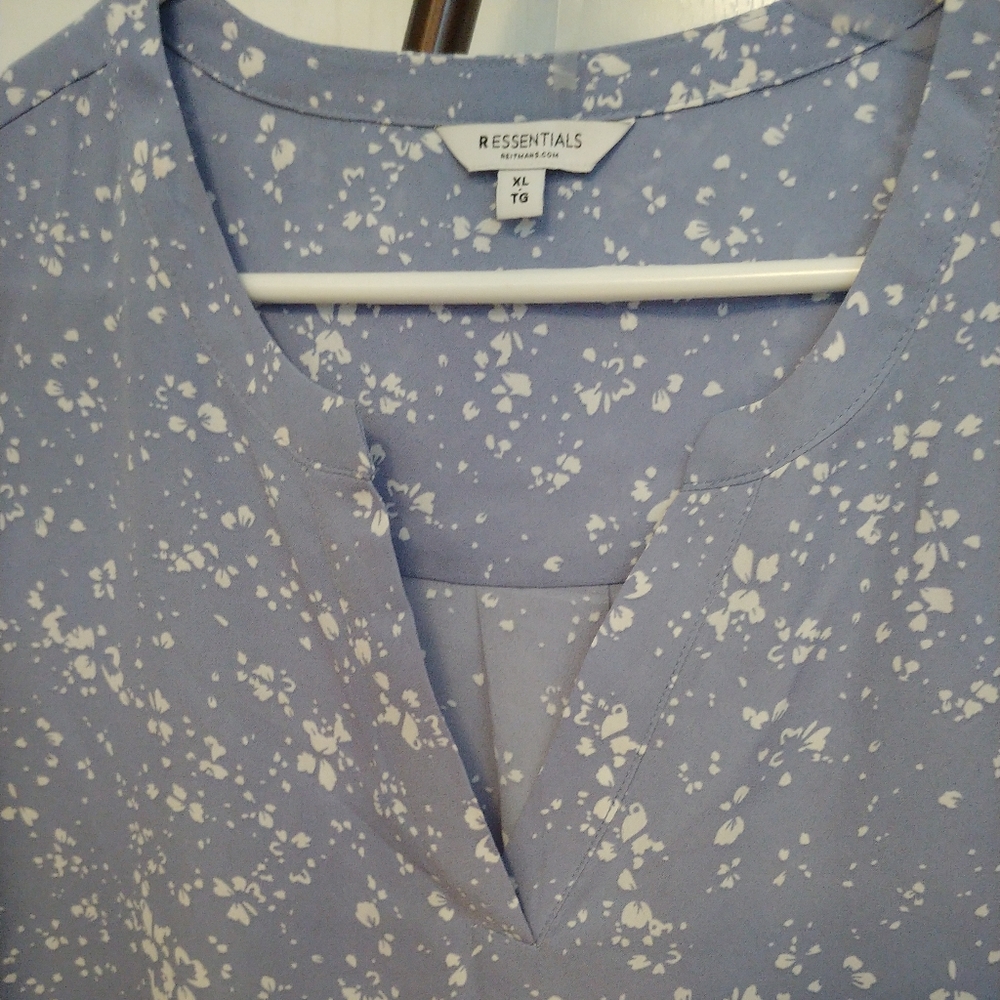 Lavender Floral Women's Top - Picture 2 of 2